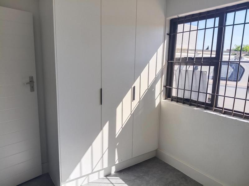 To Let 3 Bedroom Property for Rent in Peerless Park North Western Cape